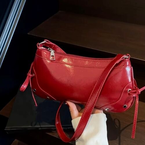 small burgundy bag for fall