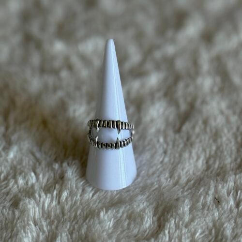 fangs ring