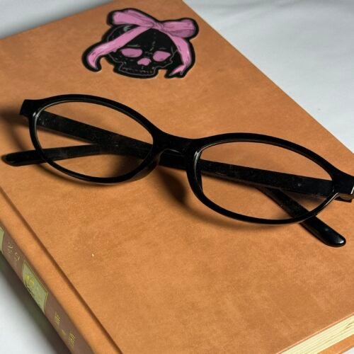 Black glasses